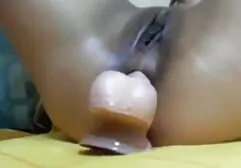 Anh chàng không dám đến gần một người cô trưởng thành, nhưng khi chính cô ta bắt đầu để mắt tới anh xem phim sec hoang thuy linh ta, anh ta không hề giảm tốc độ và bắt đầu chơi với cô trong trò chơi bẩn thỉu của cô.