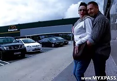Barbara Scott yêu những người sec vanganh đàn ông trưởng thành