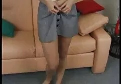 Mẹ bú dương vật của người tình trẻ của mình và để anh ta liếm âm hộ của mình, tất xem sec vang anh cả các cách ngồi trên tinh ranh của anh ta