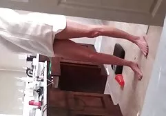 Cô gái khỏa thân sec nhat ki vang anh thắt bím trong quán bar