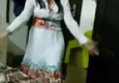 Cô gái nhat ki vang anh sec thích chơi với L.