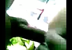 Hai gay người đàn ông nhật ký vàng anh sec vui đùa trên đi văng