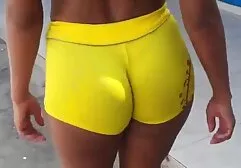 Các chàng fucked cứng tóc vàng trong đỏ giày ống trên vang anh sec các đi văng